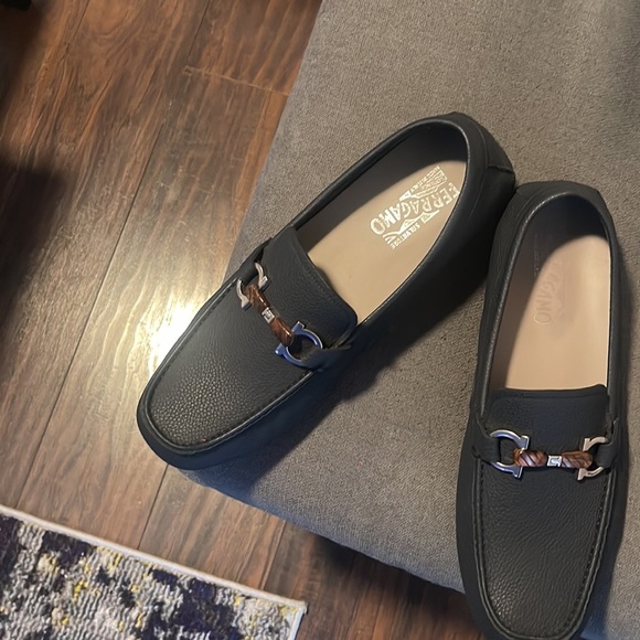 Shoes - Picture 4 of 6